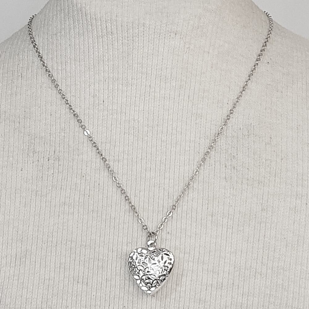 Silver Tone Lace Design Heart Pendant Necklace Dainty Delicate